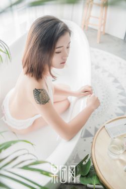 H厨房灌草莓